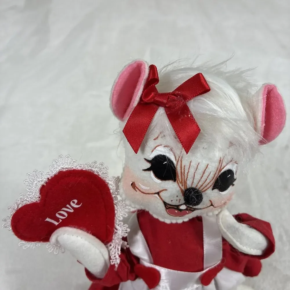 Annalee 8in Valentine Girl Mouse Item #100416 - 2016 Benefits Charity
